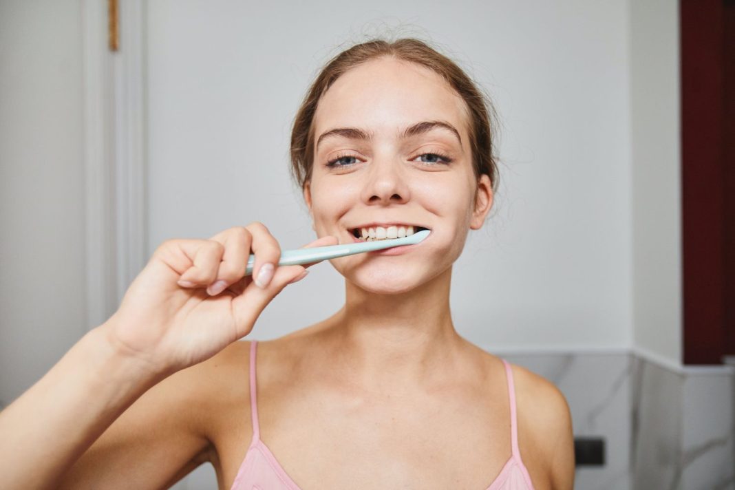 Cómo elegir el mejor cepillo de dientes para ti y tu familia