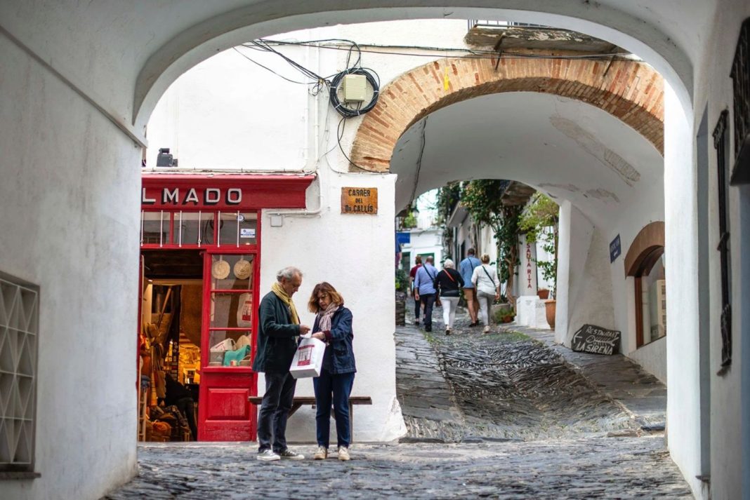 Explorando el casco antiguo: Calles embrujadas y arte en cada rincón