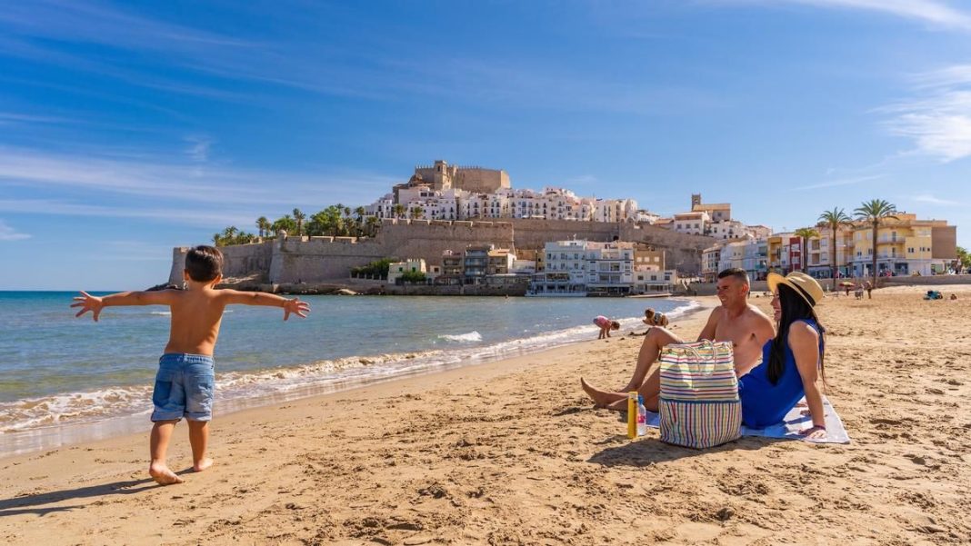 Turismo marítimo: playas encantadoras y actividades costeras en Dubrovnik y Peñíscola