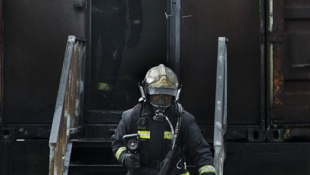 El trabajo de los bomberos requiere acceso al agua