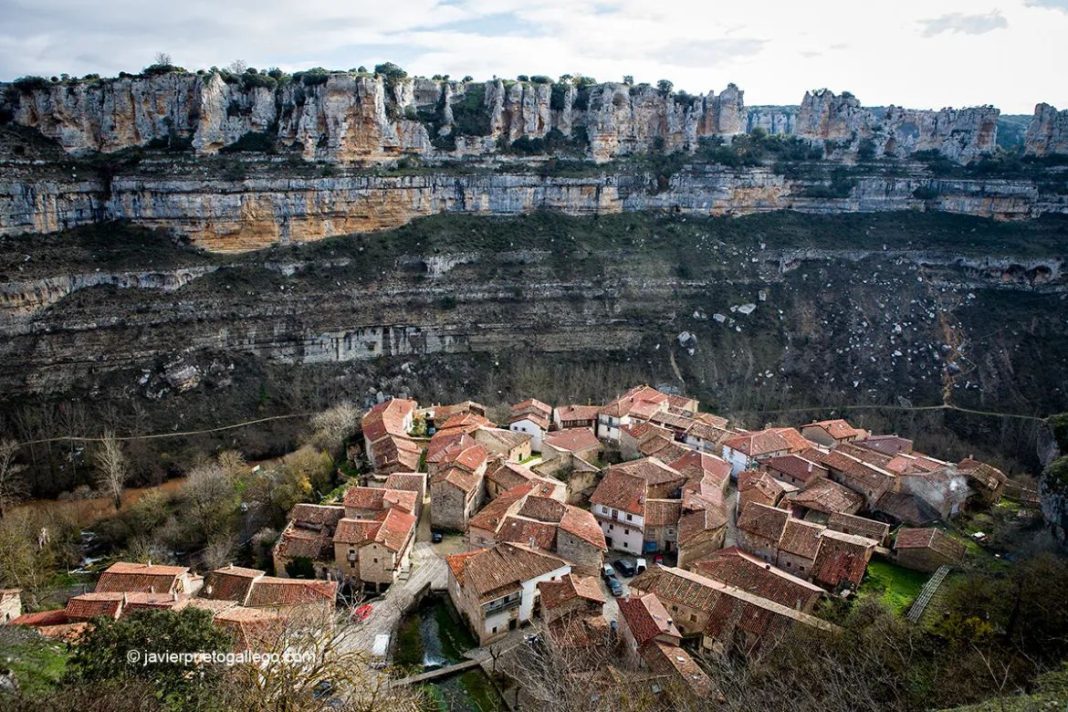 Belleza rural y arquitectura: Orbaneja del Castillo en detalle