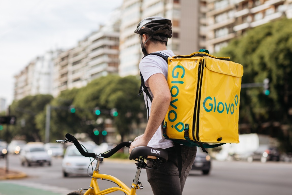 Mochila fashion de glovo