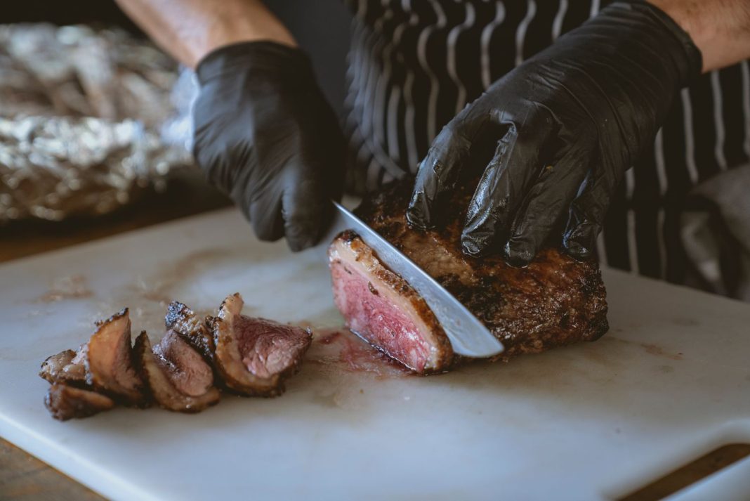 ¿Sabías que el líquido de la carne poco hecha no es sangre?