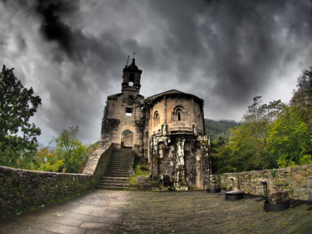 Monasterios y ruinas: Vestigios de historia en las Fragas do Eume