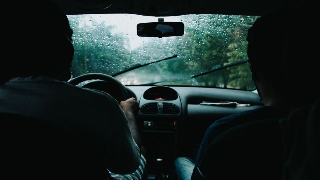 Pon un corcho de botella en tu coche y olvídate de este problema