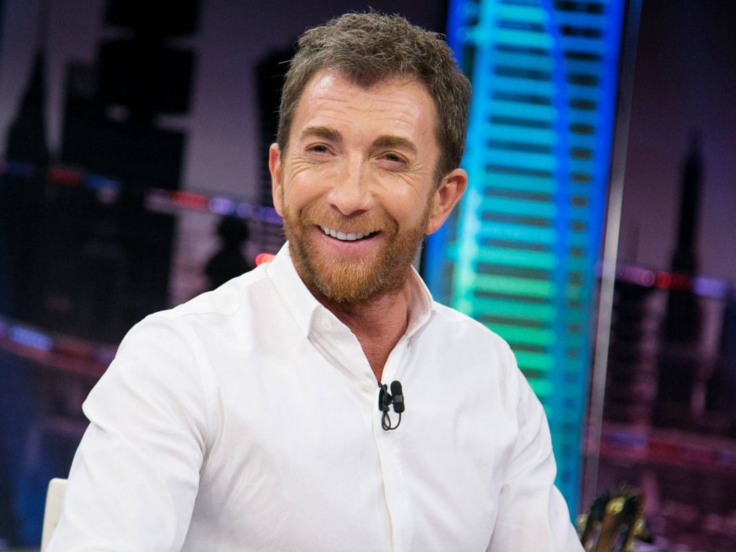 Las redes arden con Pablo Motos y su tremendo parecido con un amigo de fuera de 'El Hormiguero'