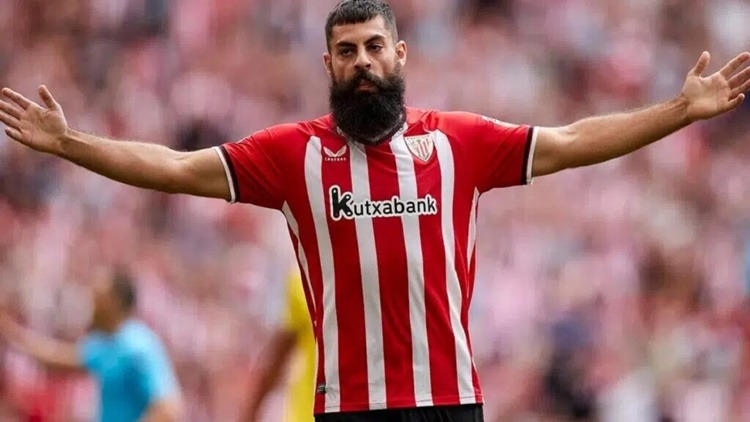 Asier Villalibre Salida Athletic