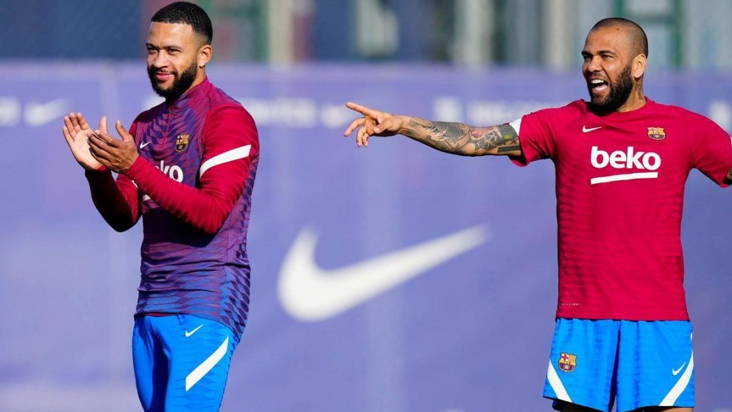 Memphis Depay fianza Dani Alves