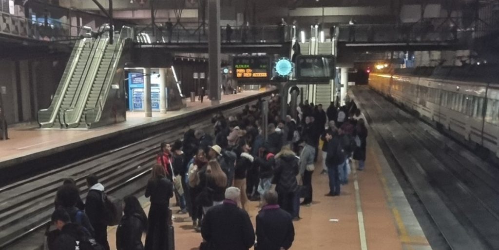 Caos En Cercanías Madrid Por Una Máquina