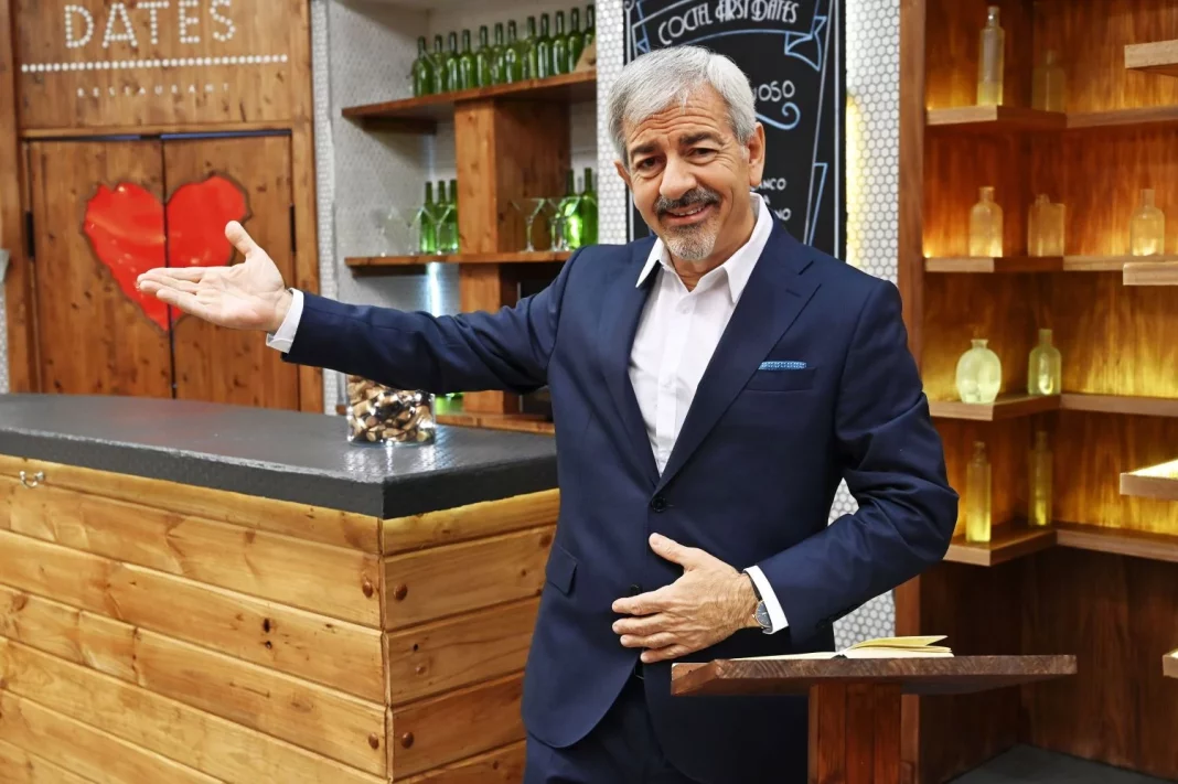 Pillada en 'First Dates': el pecho de una soltera, protagonista de un momento incómodo