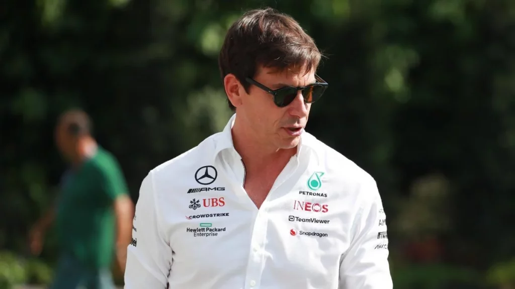 Toto Wolff, Un Director Que Defiende A Su Estrella