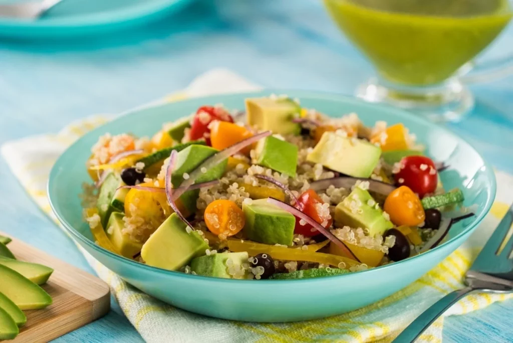 Ensalada De Quinoa Y Aguacate