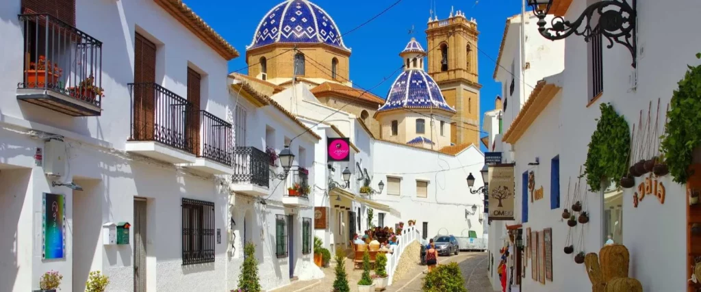 Descubre Altea, Una De Las Ciudades Más Bonitas De España