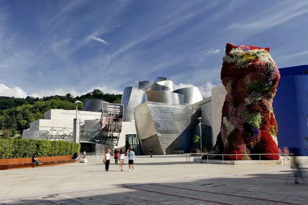 Bilbao: Descubre La Combinación Perfecta De Arte, Historia Y Modernidad En Esta Ciudad Dinámica