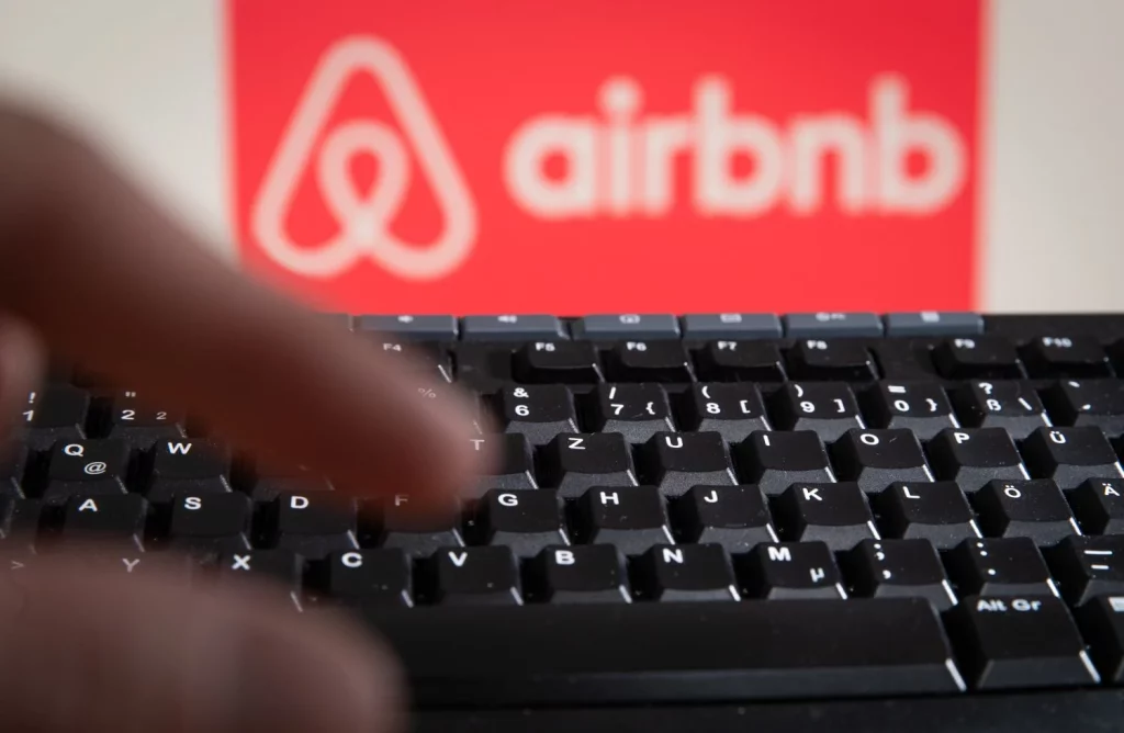 La Policía Nacional Alerta Del Timo De Airbnb En Las Vacaciones De Verano