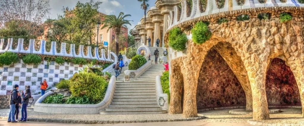 El Parque Güell, Otro Sitio Ideal Que Visitar En Barcelona