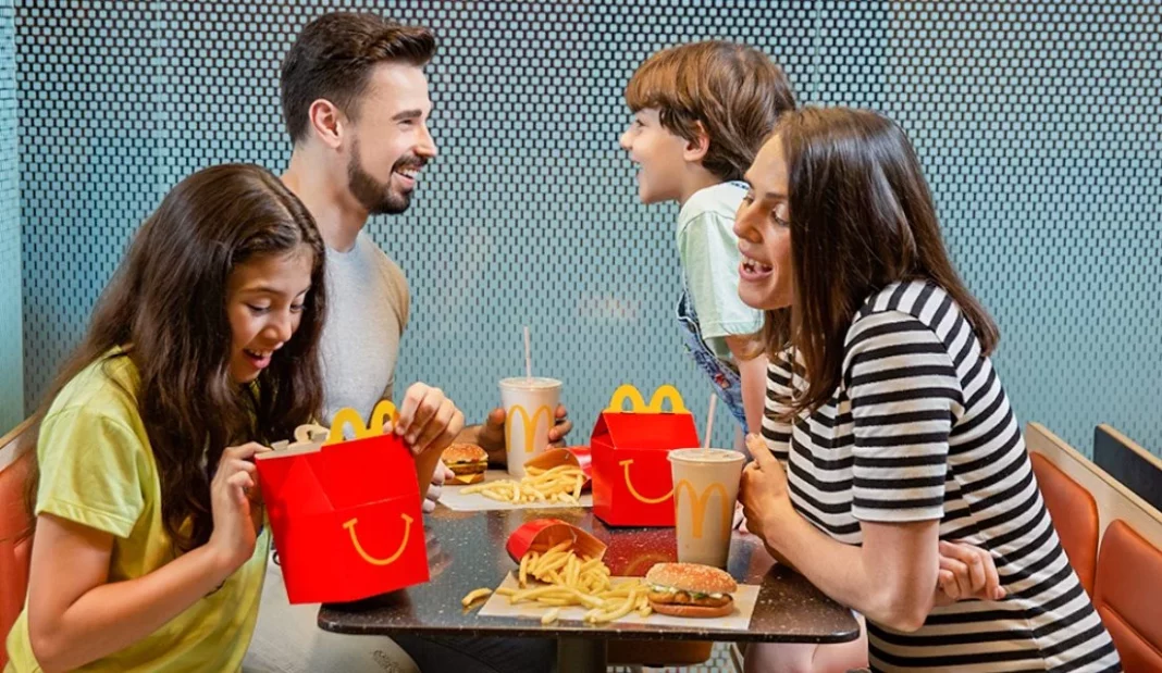 McDonalds cambia su menú infantil Happy Meal tras casi 40 años por un motivo de peso