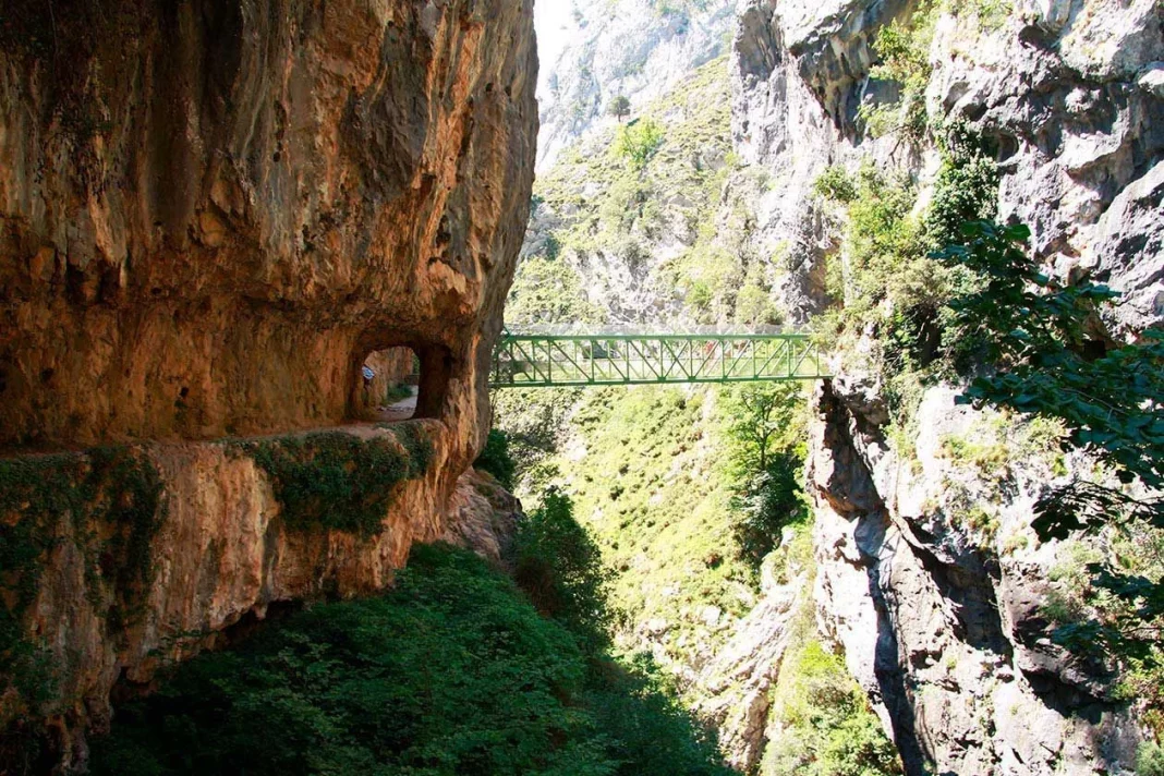 Ruta del Cares, Asturias: la Garganta Divina