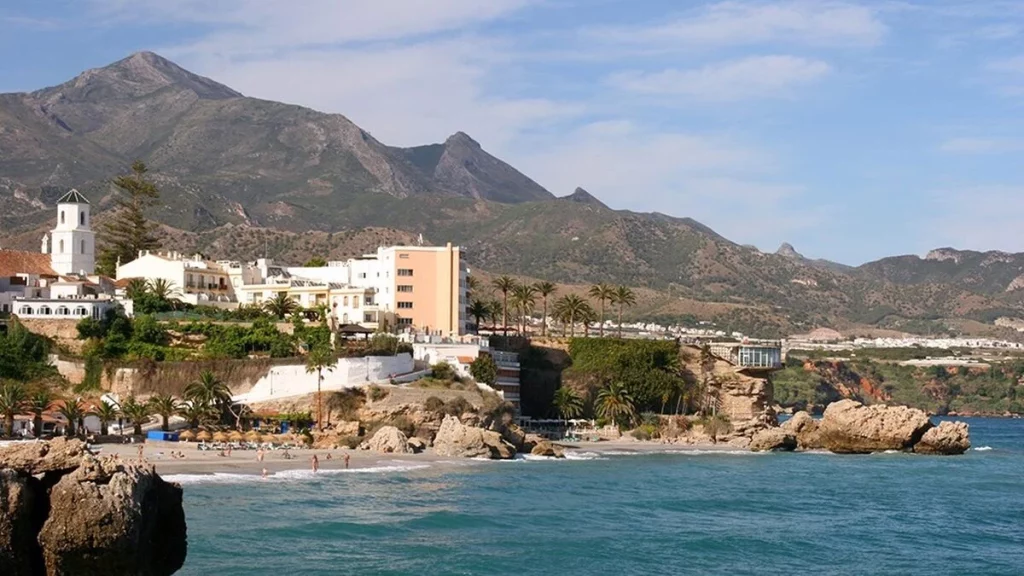 Descubre El Paraíso Escondido De Málaga: Guía Para Llegar A Nerja