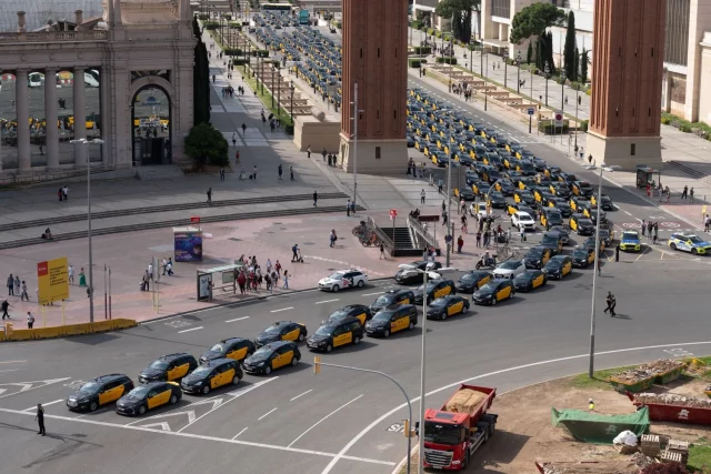 Los Taxis De Barcelona Piden Se Aumenten Los Precios Y Velocidad En Las Itv