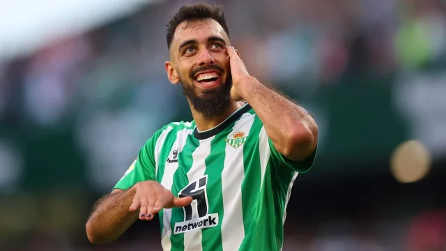 Borja Iglesias Y El Betis