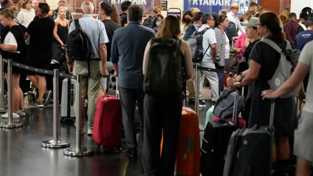 Los Aeropuertos No Están Preparados Para Otro Año De «Turismo De Venganza»