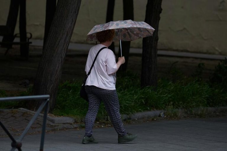 Alerta por lluvias y tormentas en 14 provincias durante el sábado