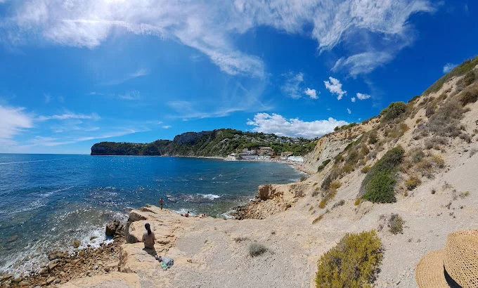 Cala Barraca, Playa Española Que Parece Sacada De Grecia.