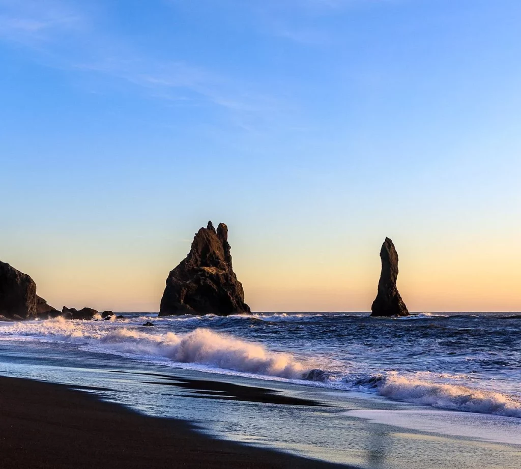 La Playa Más Peligrosa Del Mundo Está En Islandia