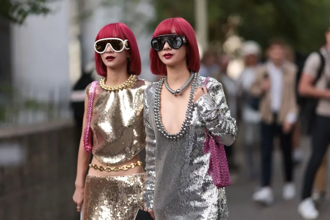 Lentejuelas en la moda moderna: desde Hollywood hasta el glam rock