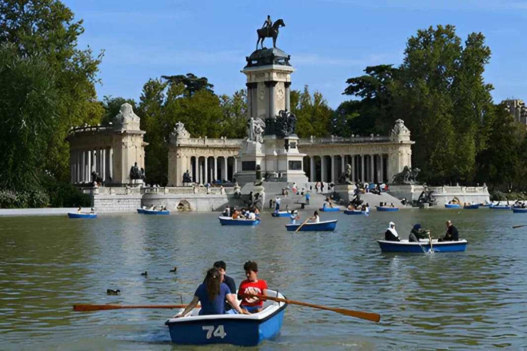 Títeres del Retiro y Barcas del Lago