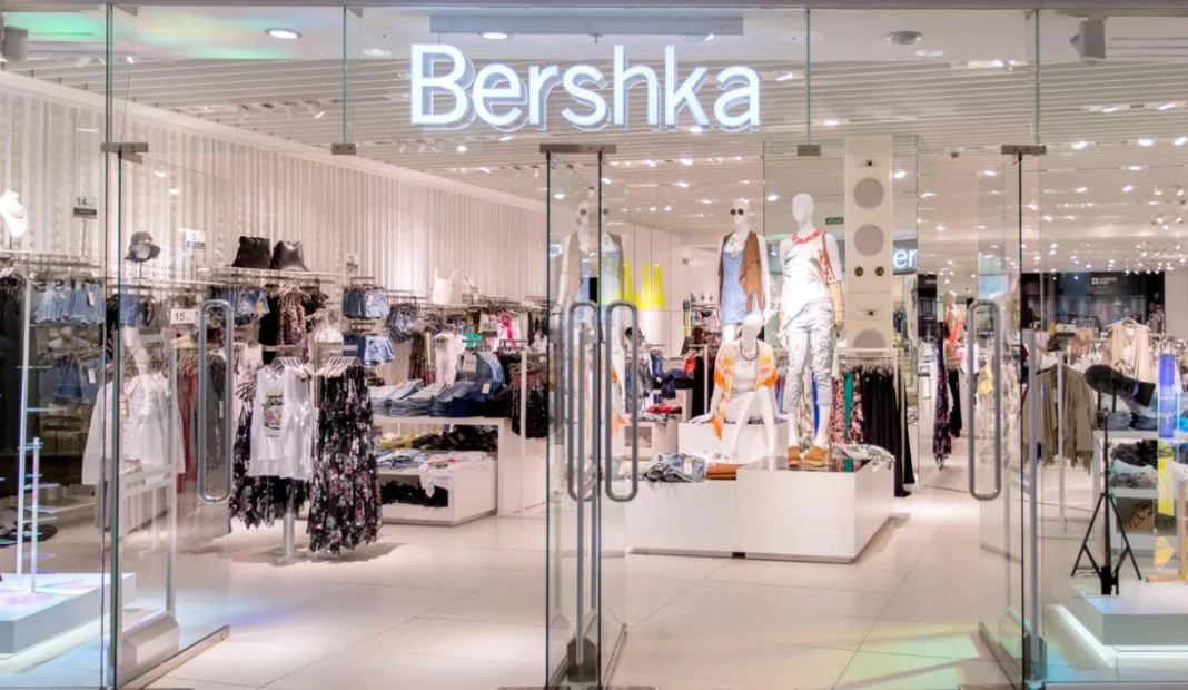 Este top de Bershka vuela en rebajas y lo lleva hasta Laura Escanes