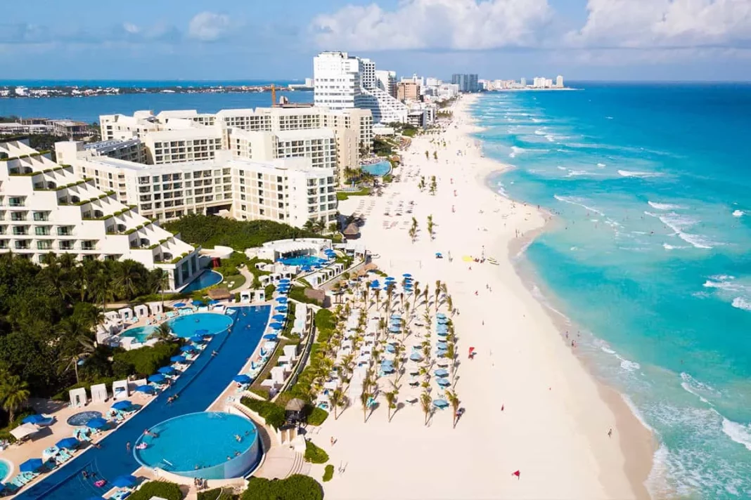 Cancún, destino favorito de los españoles, según mexicana.