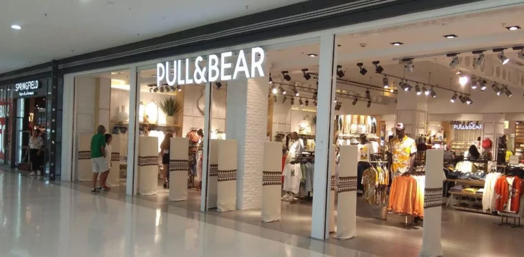 Fichamos la compra del verano: unas bermudas de lino de Pull&Bear casi de pasarela