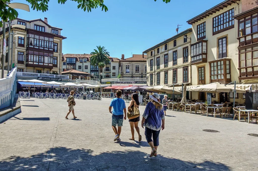 Comillas, Hermoso Pueblo De España.