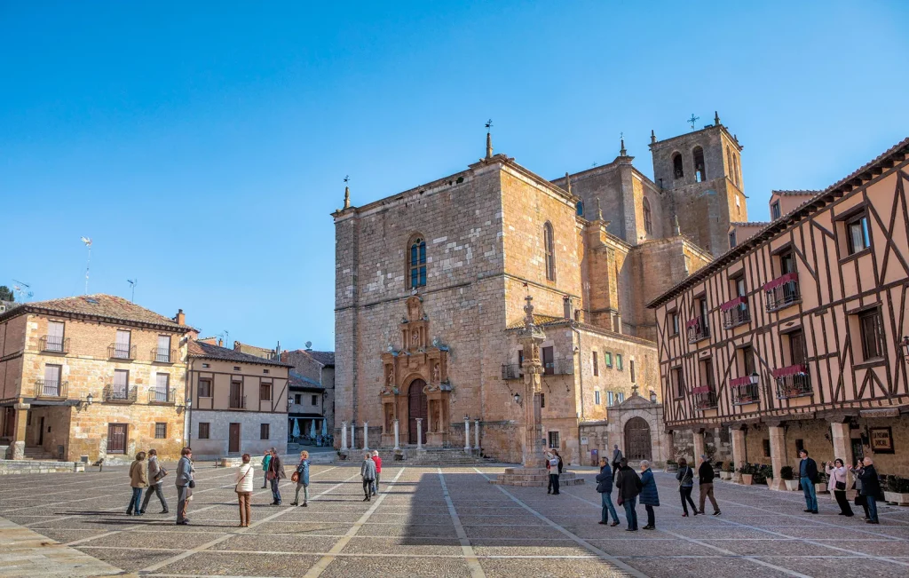 Peñaranda De Duero, Un Hermoso Pueblito Español.