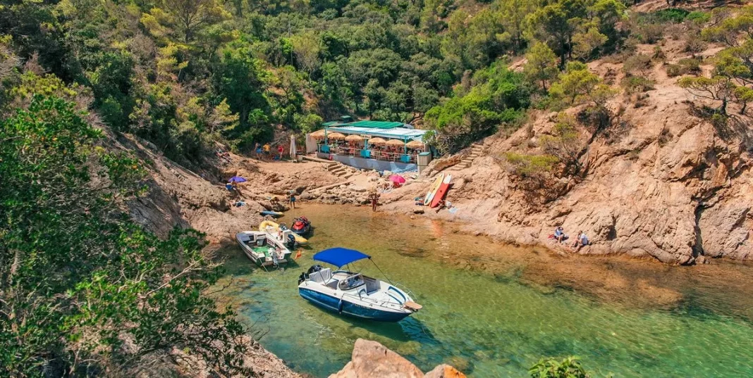 Begur: gastronomía, historia y las mejores calas de la Costa Brava