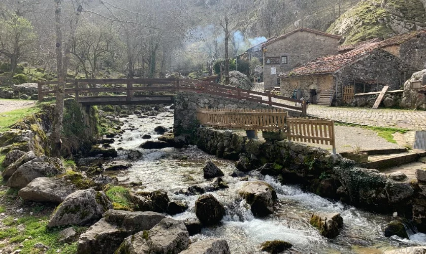 Bulnes, Hermoso Pueblo En España