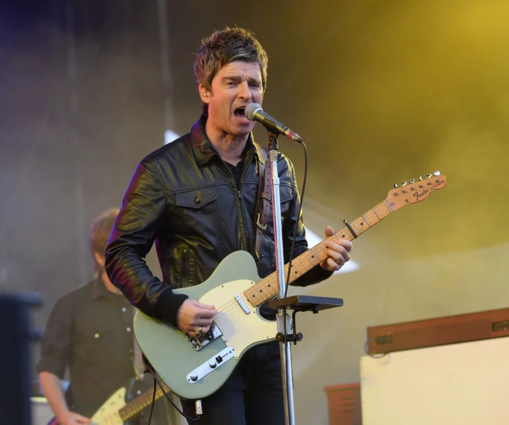 Europapress 1398117 Noel Gallagher Pone Venta Internet Equipamiento Musical Usado Anos Oasis