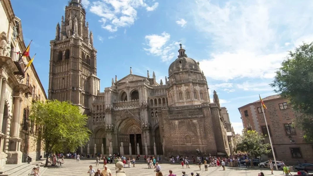 Explora la majestuosa Catedral de Toledo