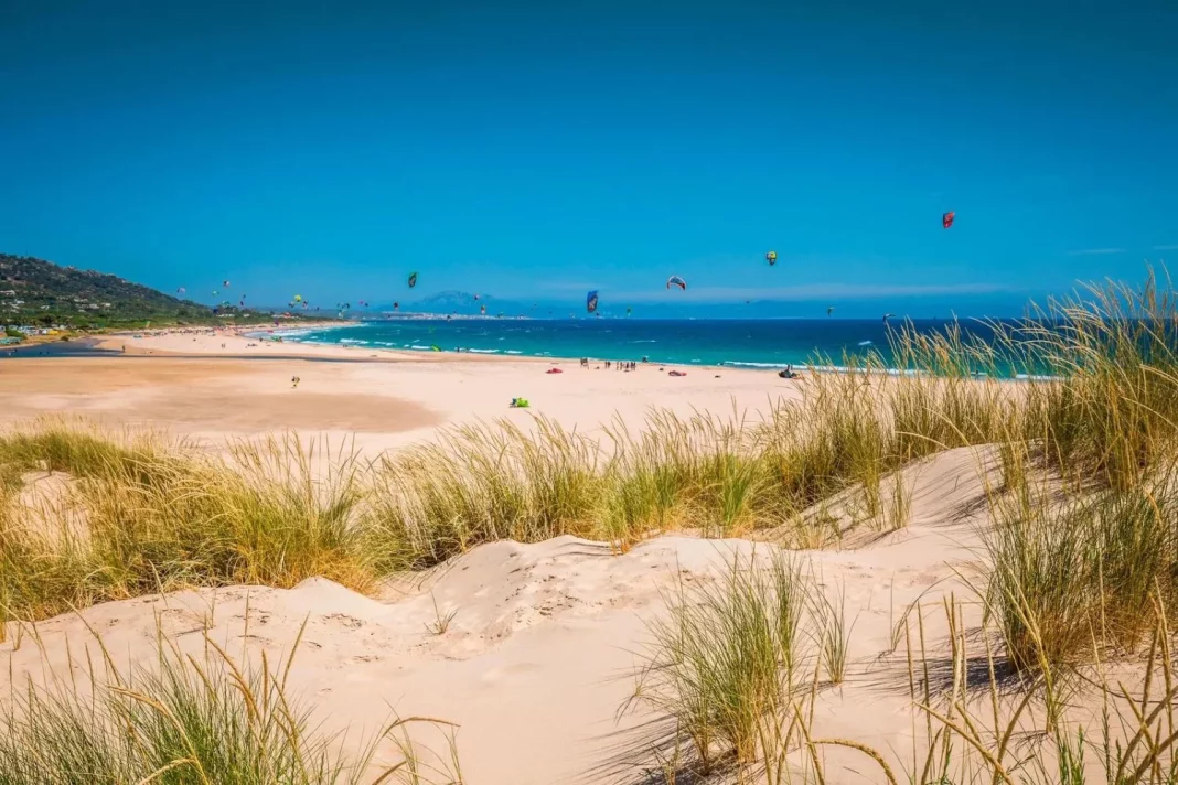 Playa de Valdevaqueros: para los amantes del surf