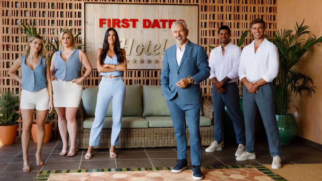 Humor y encanto en 'First Dates': La soltera pidió cambiar su cartel