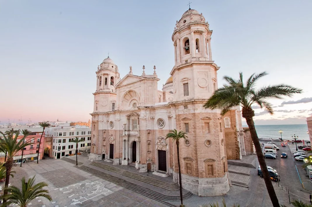 Un paseo por la Catedral de Cádiz y su casco histórico