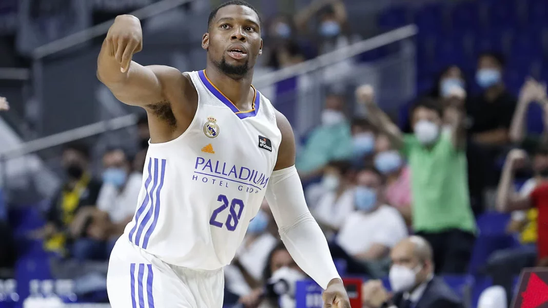 Yabusele ya tiene la respuesta del Real Madrid: con Florentino no se juega