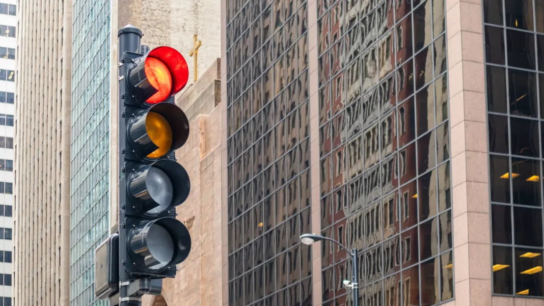 Del laboratorio a la calle: Cómo Madrid se convierte en pionera de los semáforos del futuro