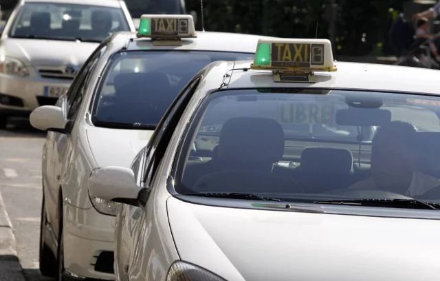 El Gobierno De Ayuso Se Pone Del Lado De Los Taxistas En La Lucha Por El Carril Del Bus