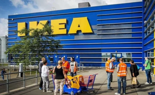 El Mejor Espejo De Ikea Es Barato, De Cuerpo Entero Y Convertible En Giratorio