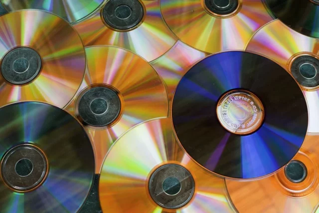 No Tires Tus Dvds Usados O Tus Discos Antiguos, Pueden Valer Un Dineral