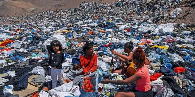 Casi 900.000 Toneladas De Ropa Se Desechan En España, Solo El 12% Se Recicla