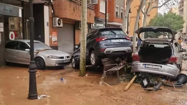 La Dgt Explica Qué Hay Que Hacer Si Te Quedas Atrapado En El Coche En Una Riada